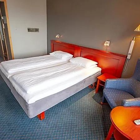 F2 Hotel